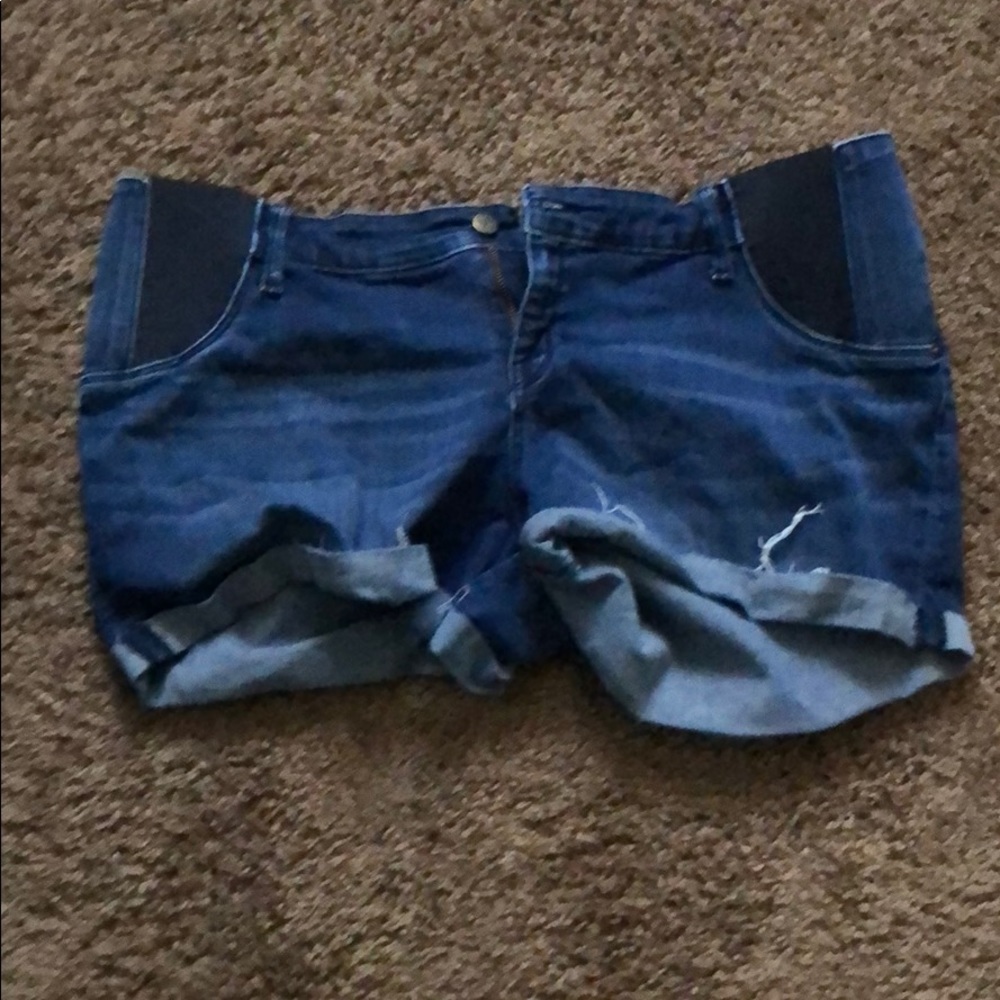 Maternity shorts